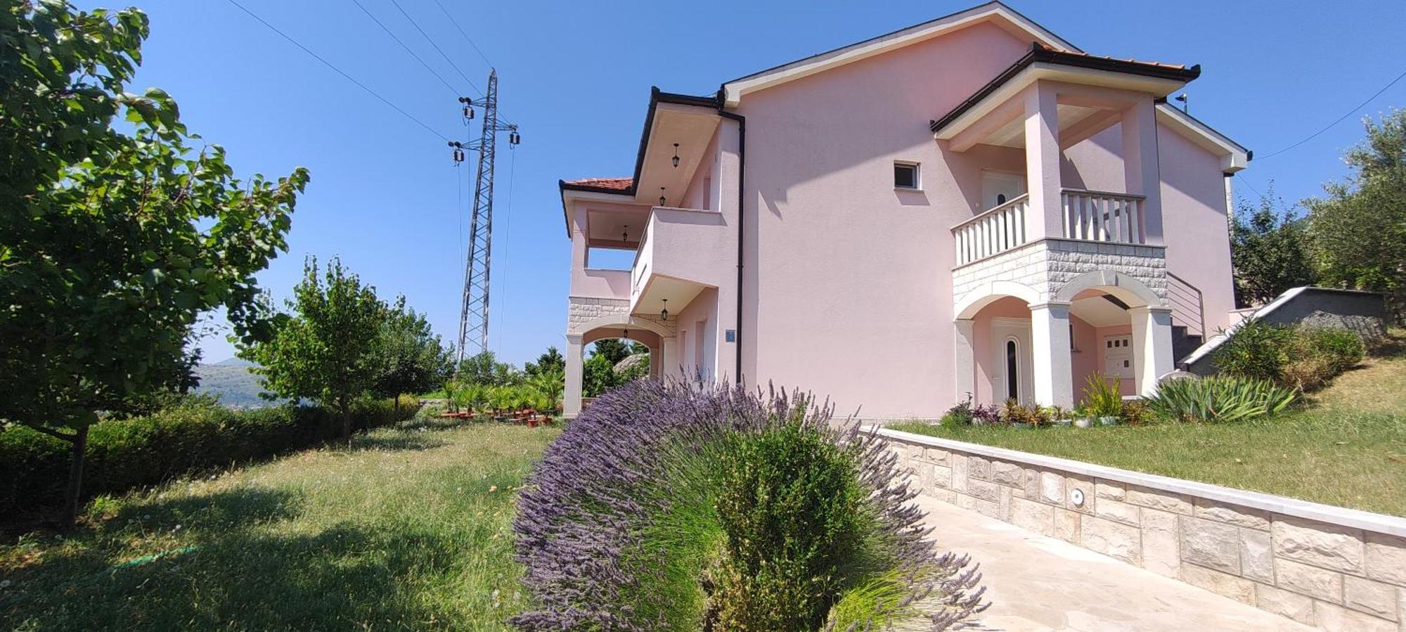 Sun Garden Apartment *